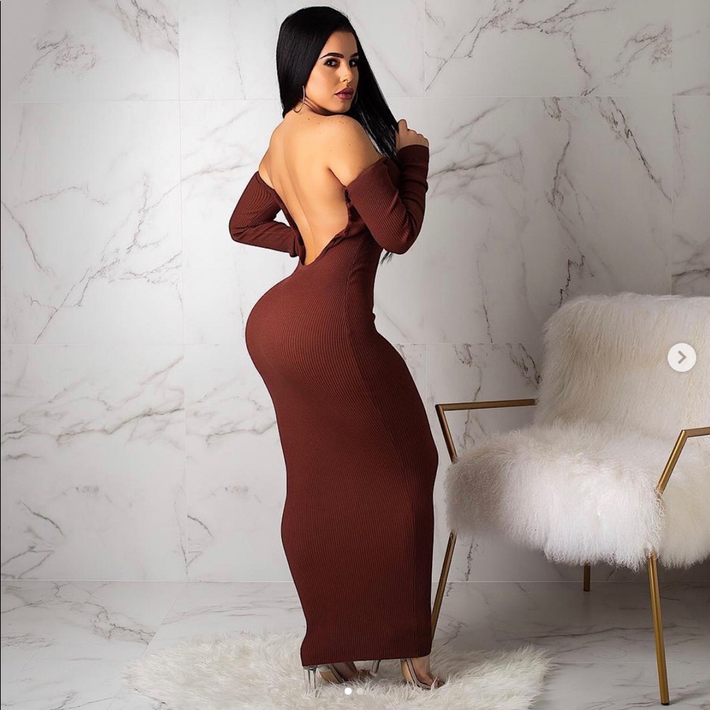 ☃️Kylie K Off The Shoulder Maxi Dress - Picture 2 of 7